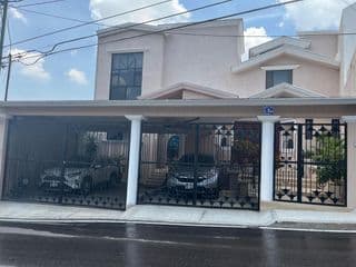 Casa en Venta en Loma Dorada